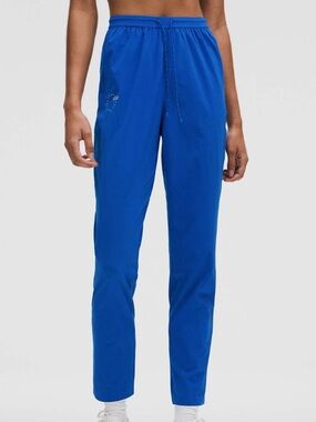 NWT Lululemon Mile Maker Run Crew Graphic High-Rise Track Pant
Galactic Cobalt